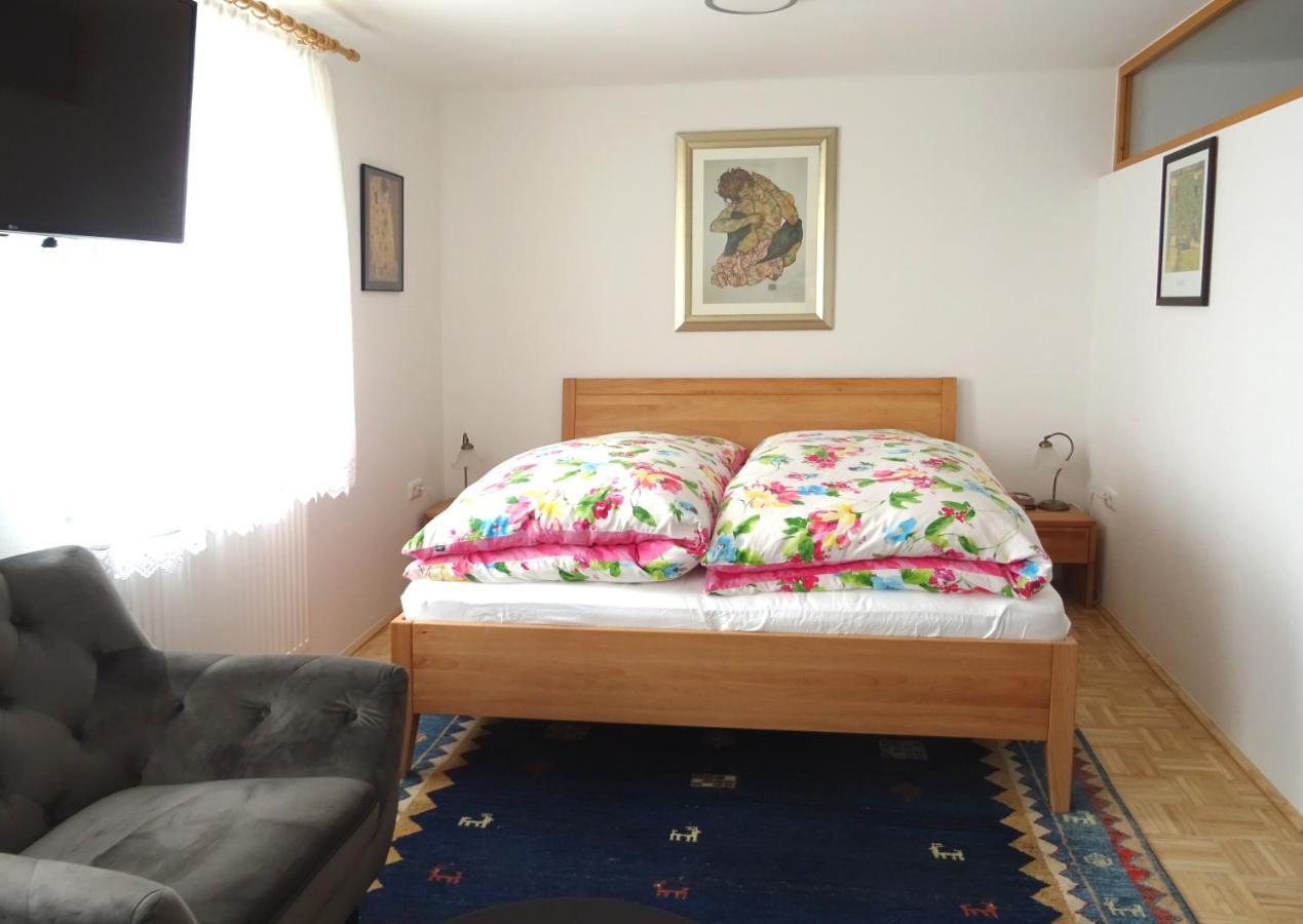 Homely Apartment In The Center With Garden View กมุนเดน ภายนอก รูปภาพ