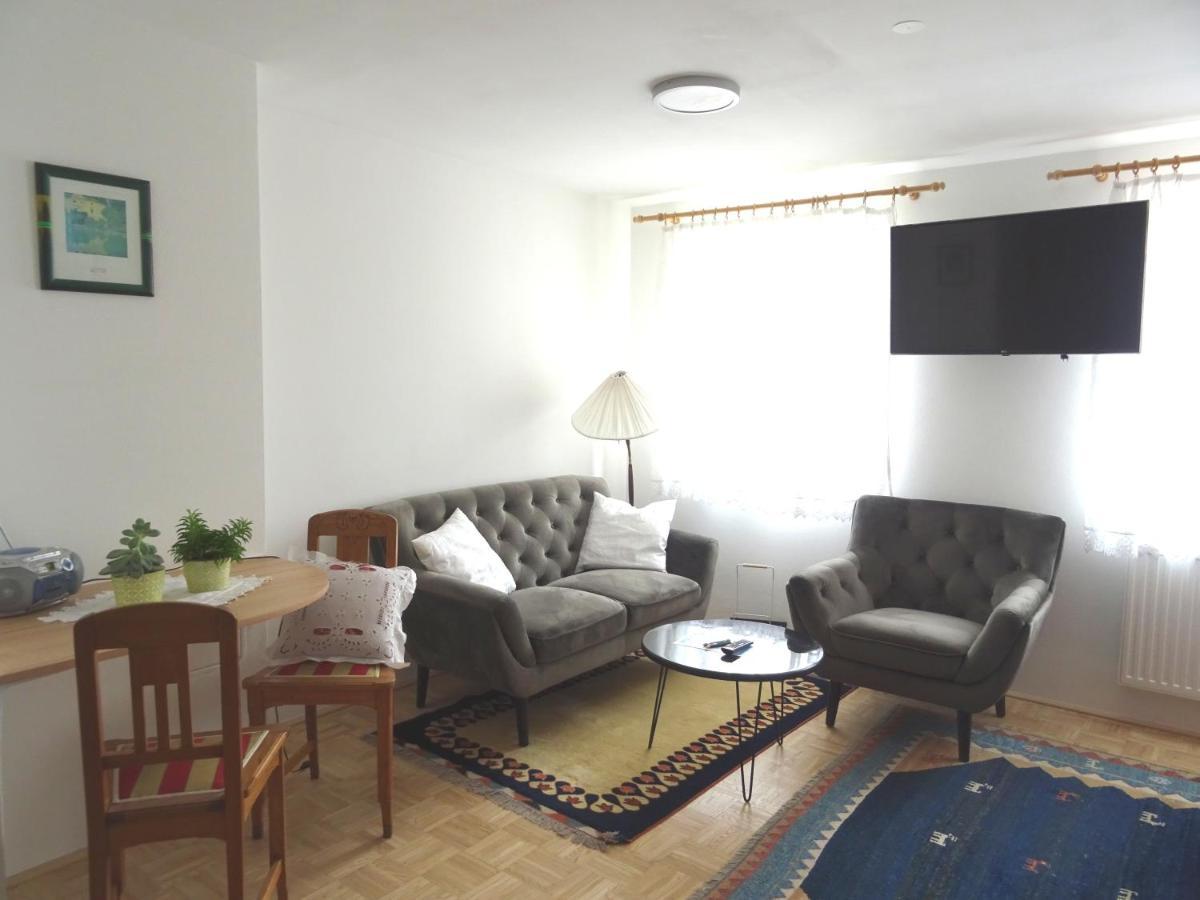 Homely Apartment In The Center With Garden View กมุนเดน ภายนอก รูปภาพ