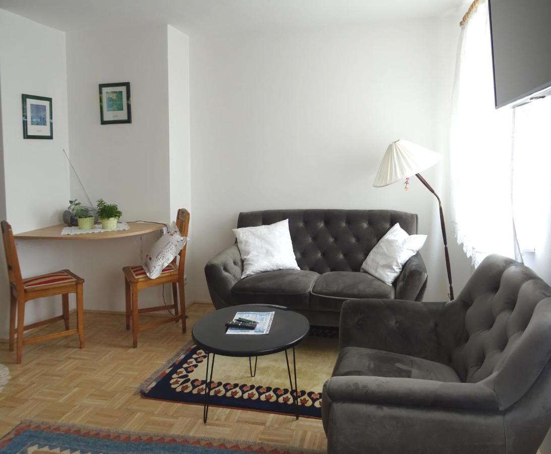 Homely Apartment In The Center With Garden View กมุนเดน ภายนอก รูปภาพ